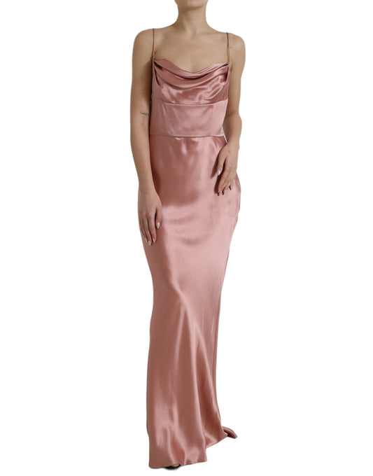 Elegante vestido largo de seda en color rosa