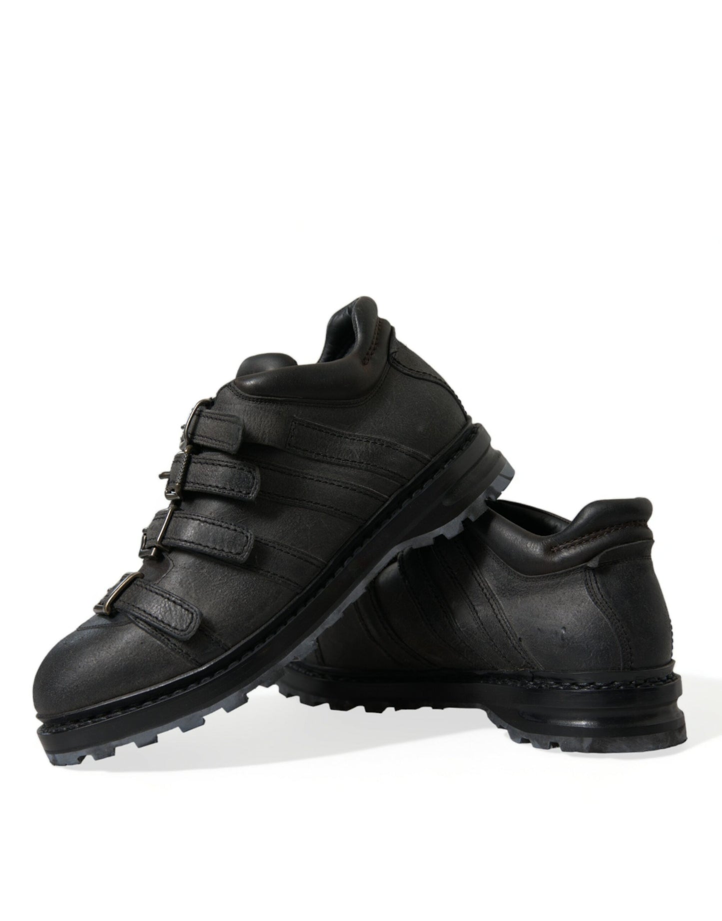 Botas negras de cuero con tiras al tobillo