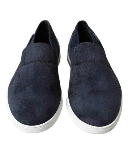Elegantes mocasines de piel de ante azul