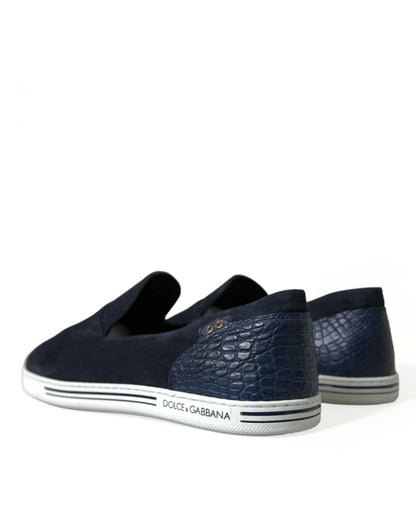 Elegantes mocasines de piel de ante azul