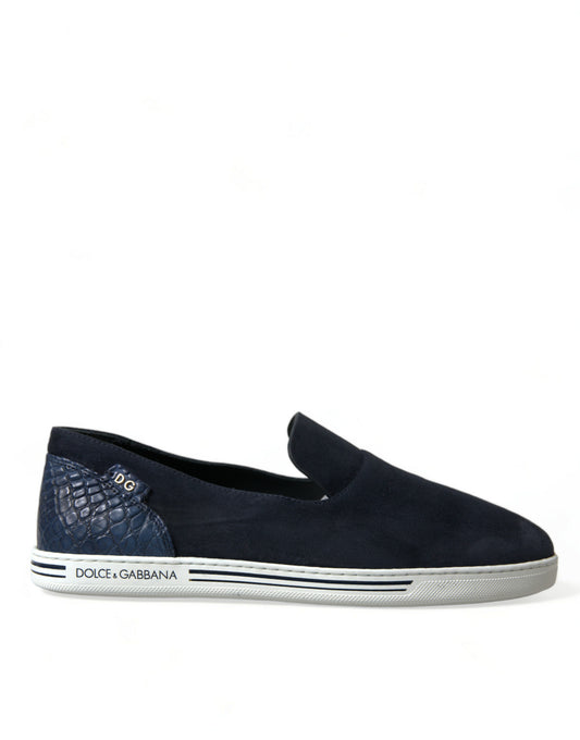 Elegantes mocasines de piel de ante azul