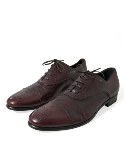 Elegantes zapatos Derby de piel burdeos