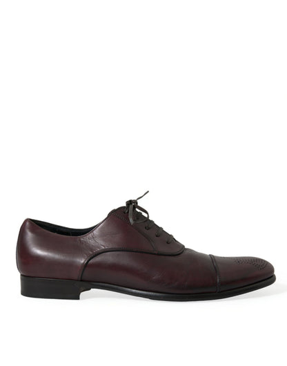 Elegantes zapatos Derby de piel burdeos
