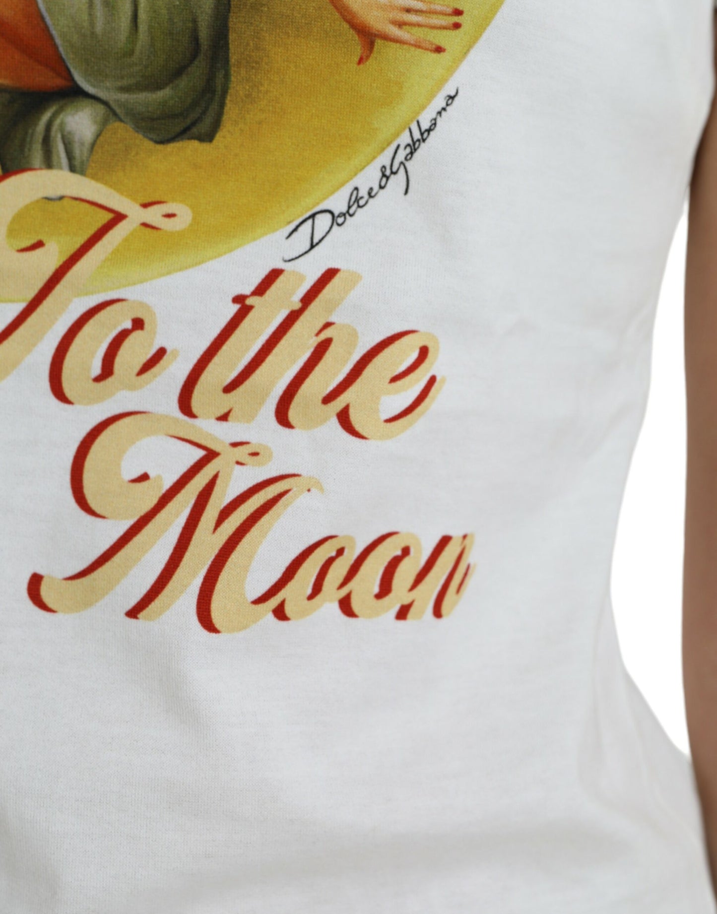 Elegante camiseta blanca de algodón con cuello redondo
