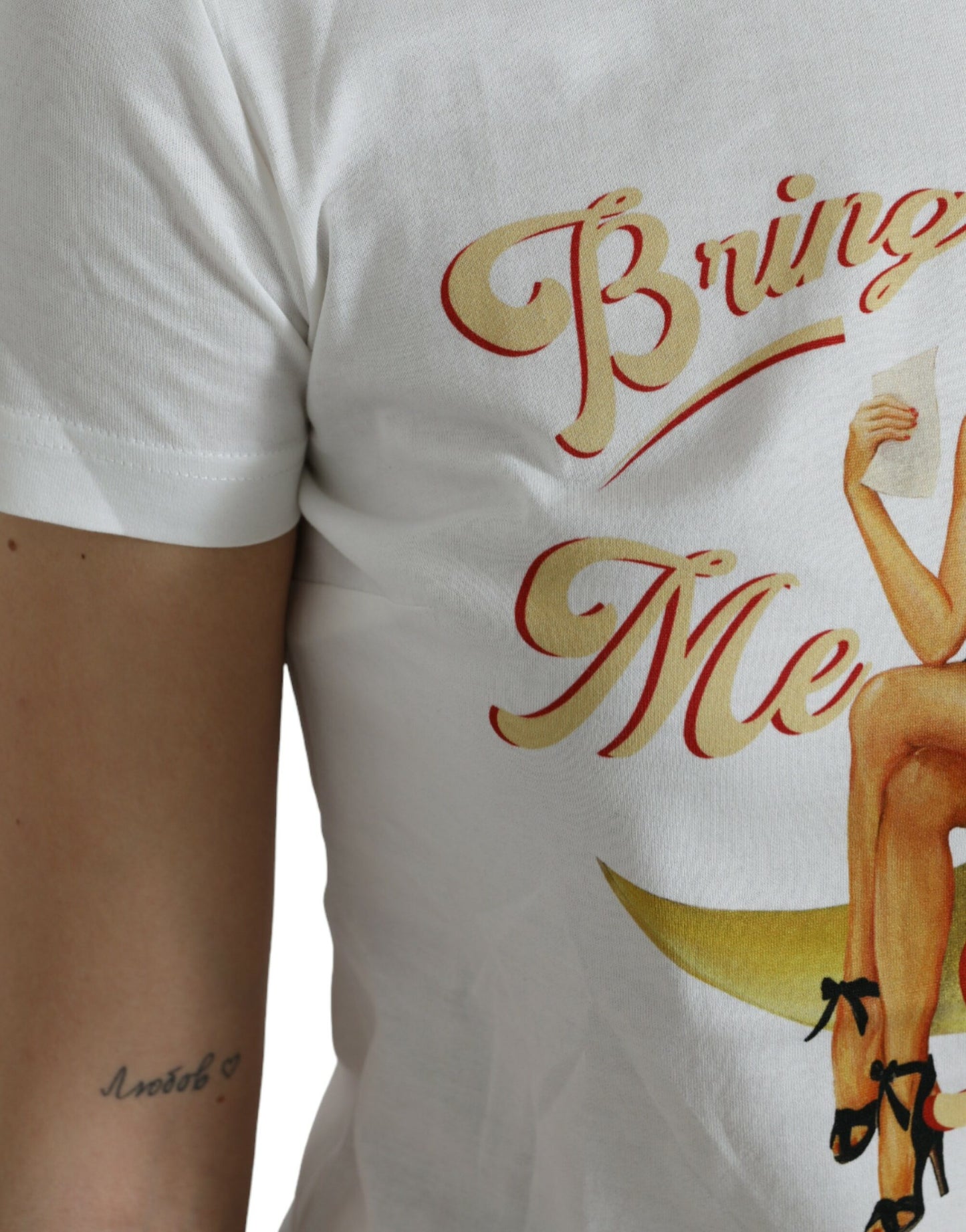 Elegante camiseta blanca de algodón con cuello redondo