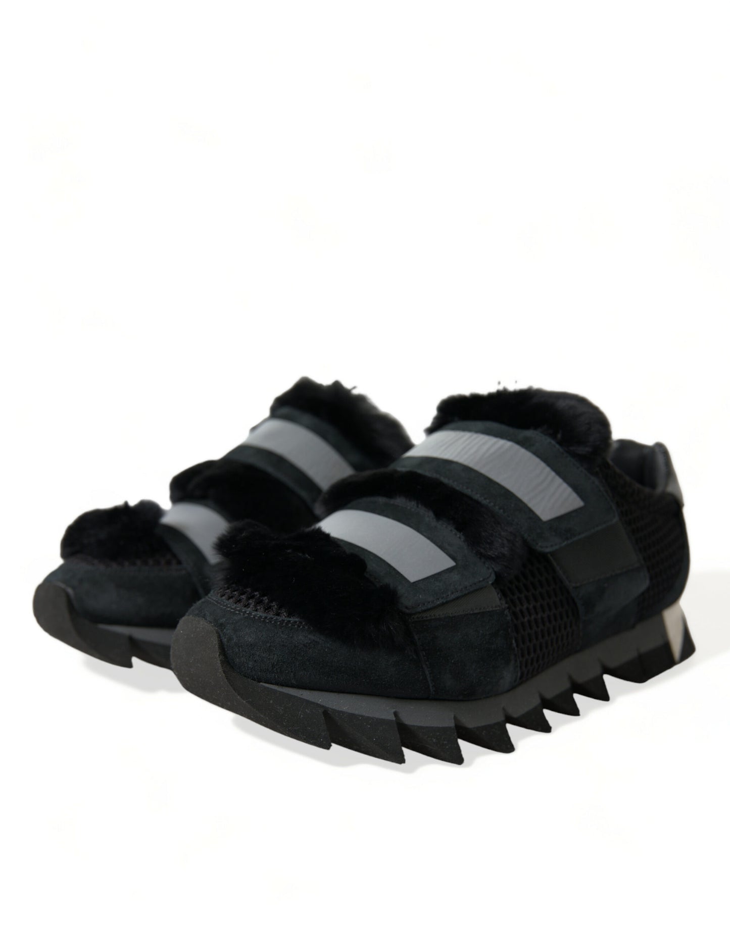 Elegantes zapatillas de ante con adornos de piel