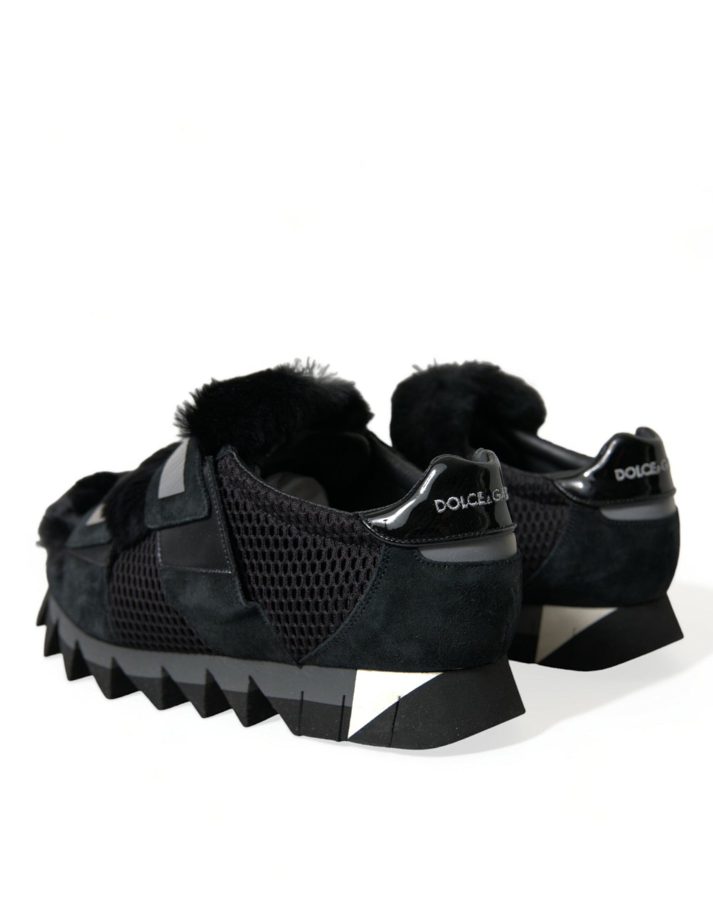 Elegantes zapatillas de ante con adornos de piel