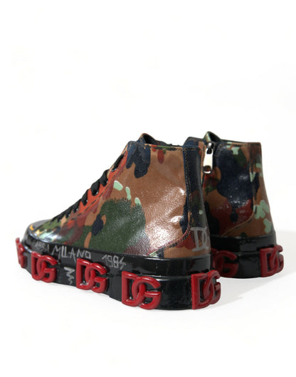 Zapatillas altas multicolores con un toque de lujo
