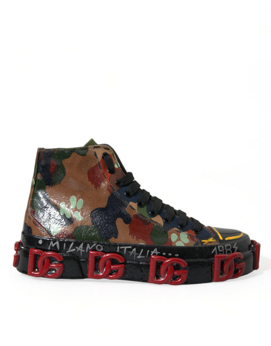 Zapatillas altas multicolores con un toque de lujo
