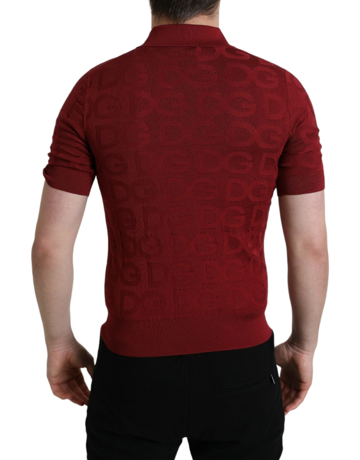 Polo de seda color granate: la elegancia se une a la comodidad