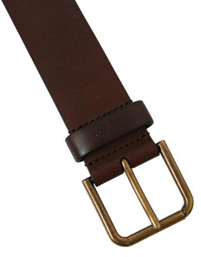 Elegante cinturón de piel de becerro marrón: un accesorio atemporal