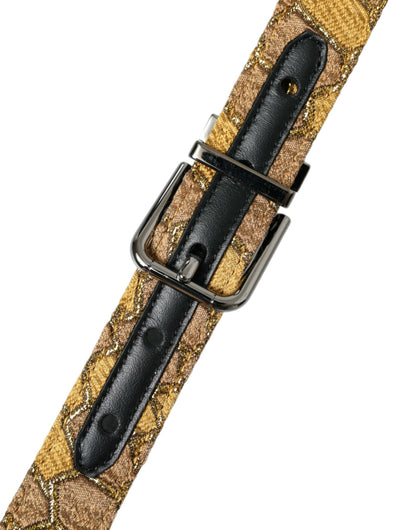Cinturón elegante de cuero dorado