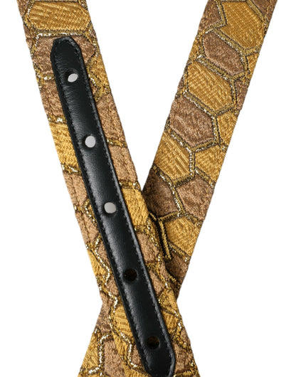 Cinturón elegante de cuero dorado