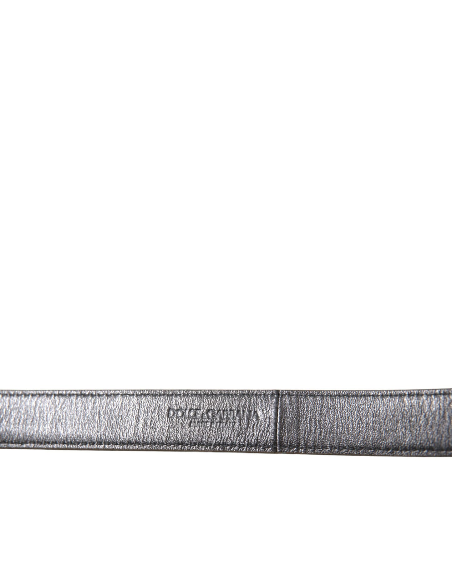 Cinturón de piel dorado metalizado: elegancia atemporal