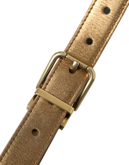 Cinturón de piel dorado metalizado: elegancia atemporal