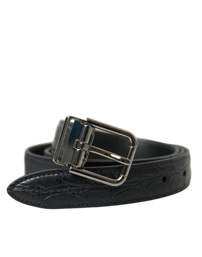 Cinturón de cuero elegante con hebilla de metal