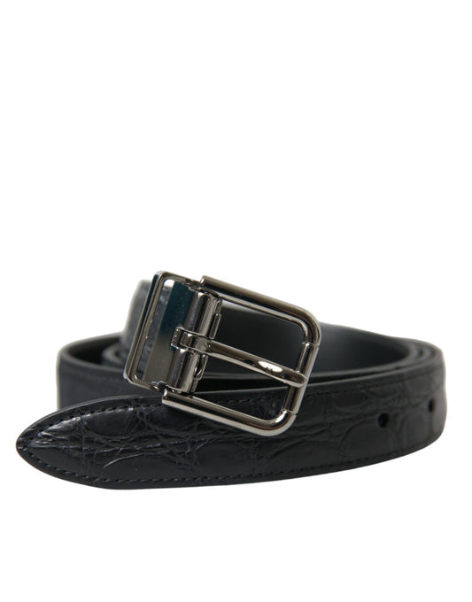 Cinturón de cuero elegante con hebilla de metal