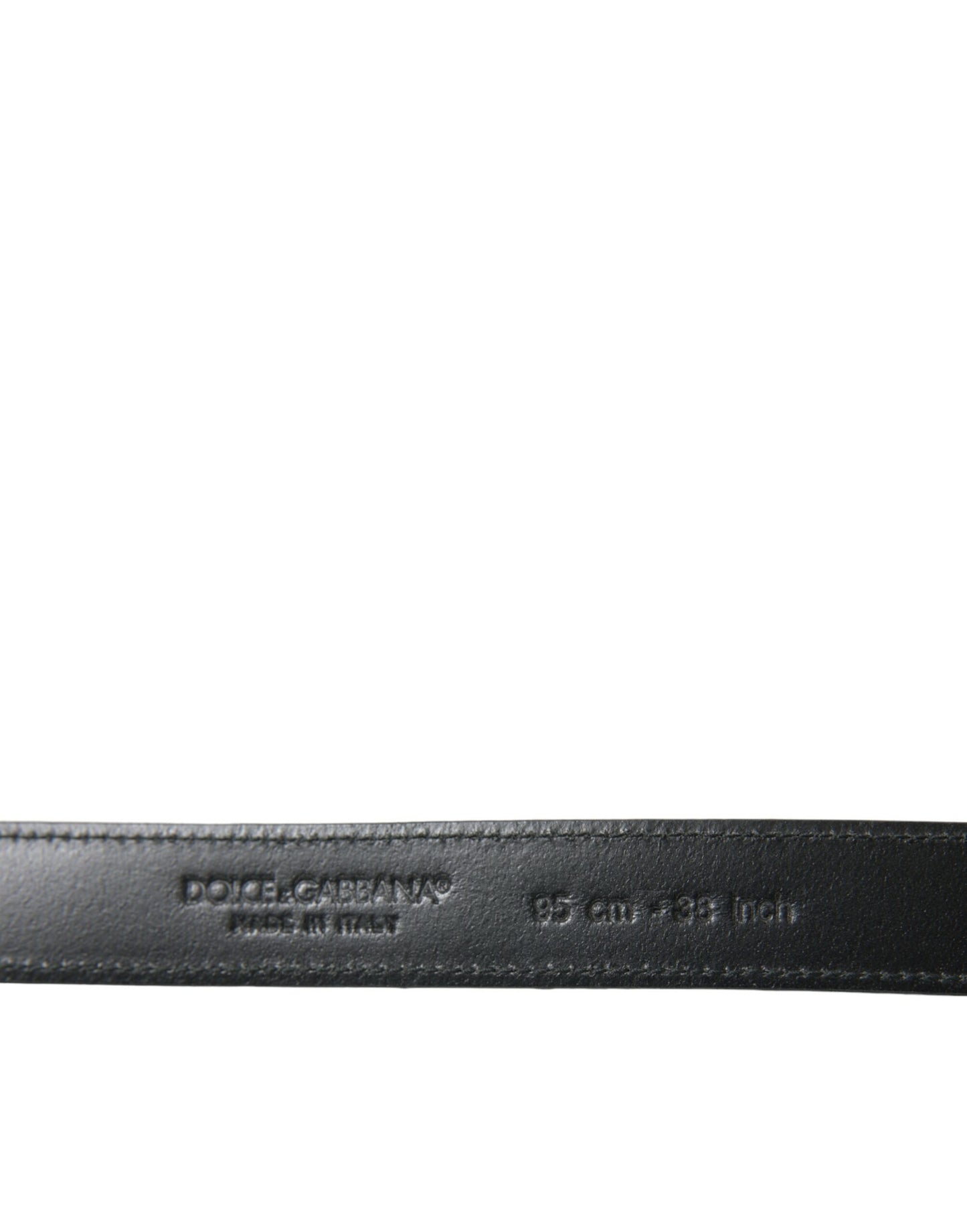 Cinturón de cuero elegante con hebilla de metal
