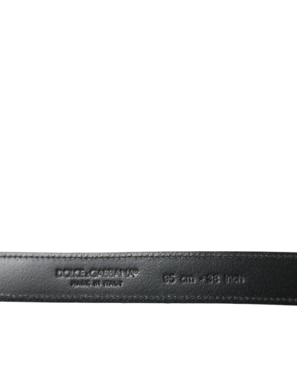 Cinturón de cuero elegante con hebilla de metal