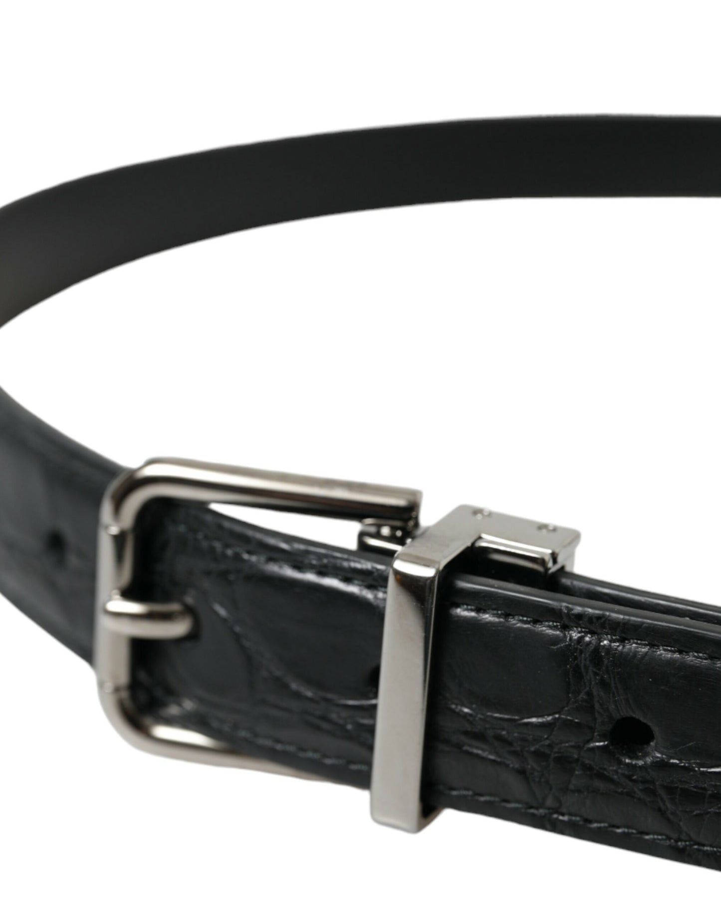Cinturón de cuero elegante con hebilla de metal
