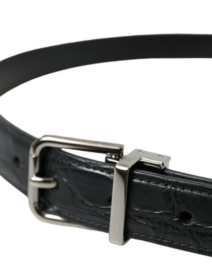 Cinturón de cuero elegante con hebilla de metal