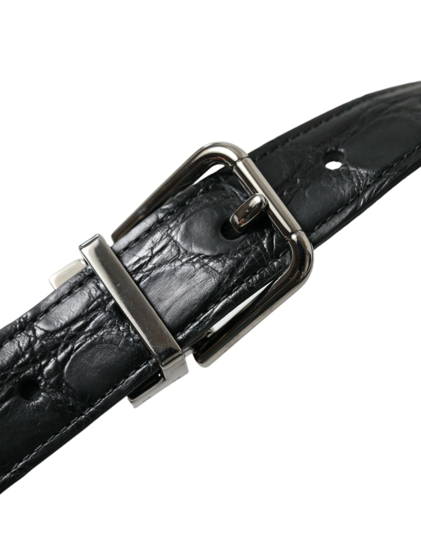 Cinturón de cuero elegante con hebilla de metal