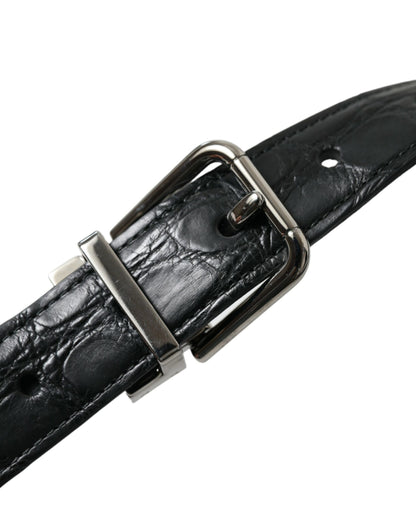 Cinturón de cuero elegante con hebilla de metal