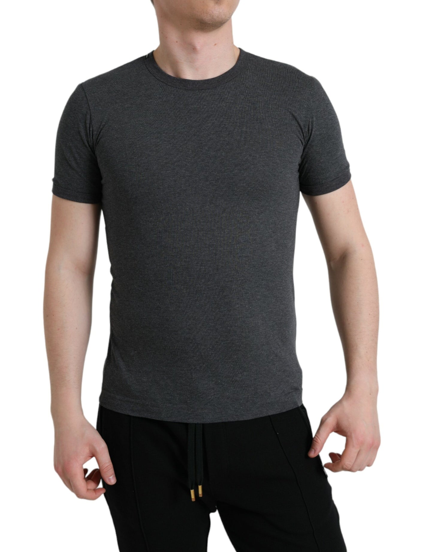 Elegante camiseta gris oscuro de cuello redondo