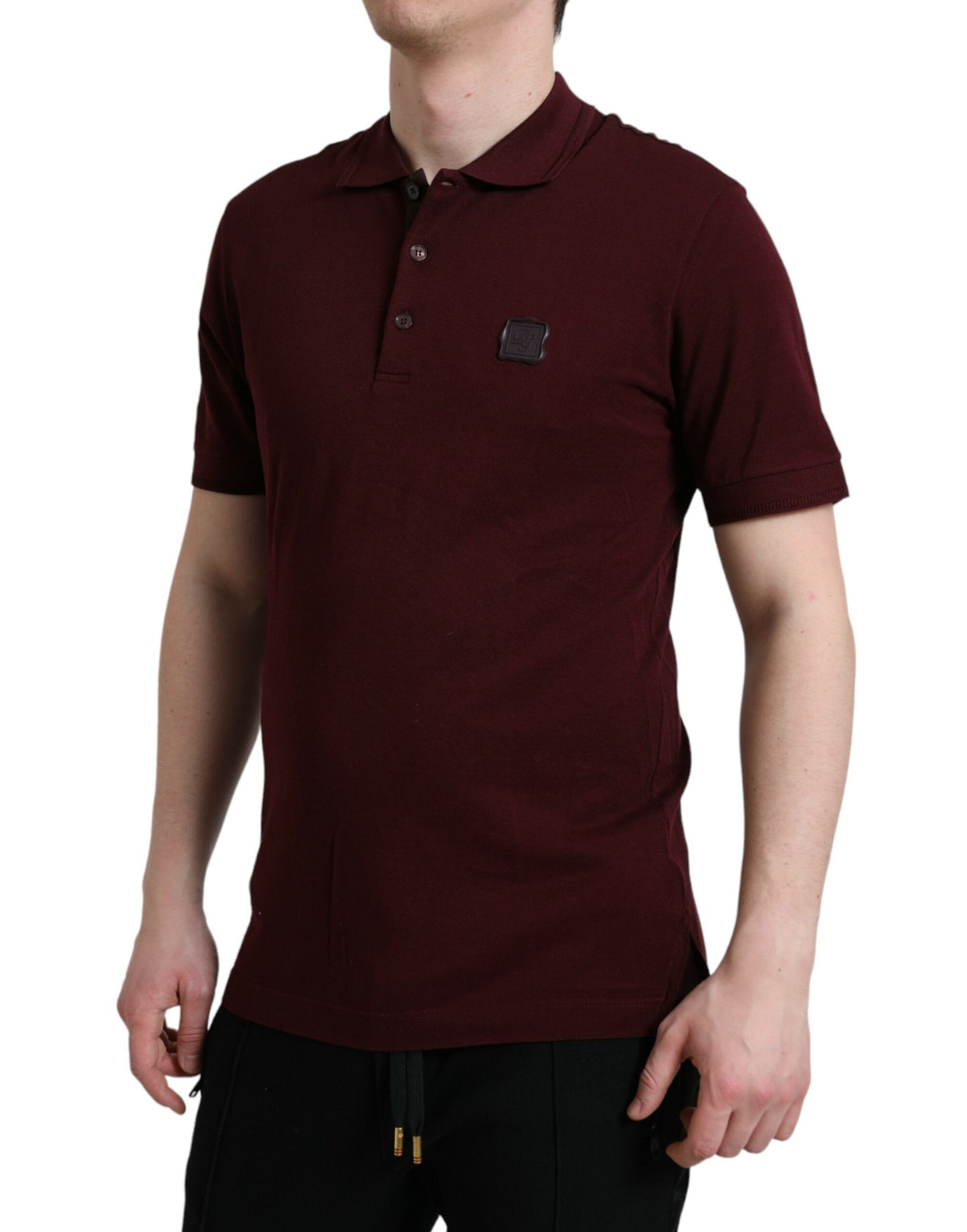 Elegante polo de mezcla de algodón color granate