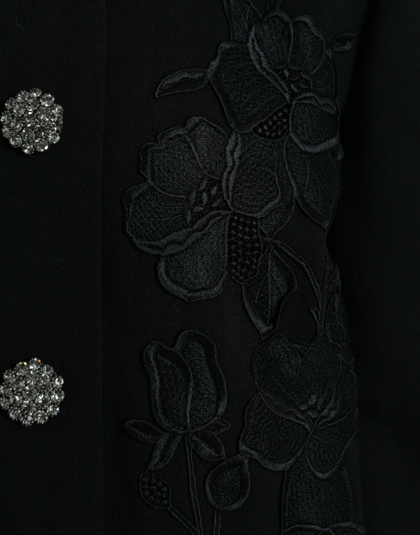Elegante gabardina de lana con botones florales