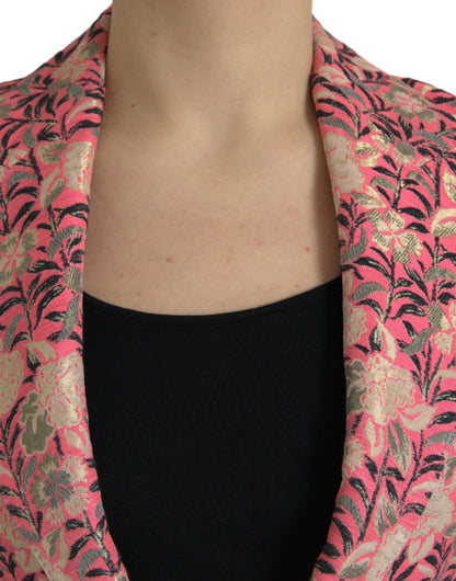 Elegante traje rosa de dos piezas de corte entallado