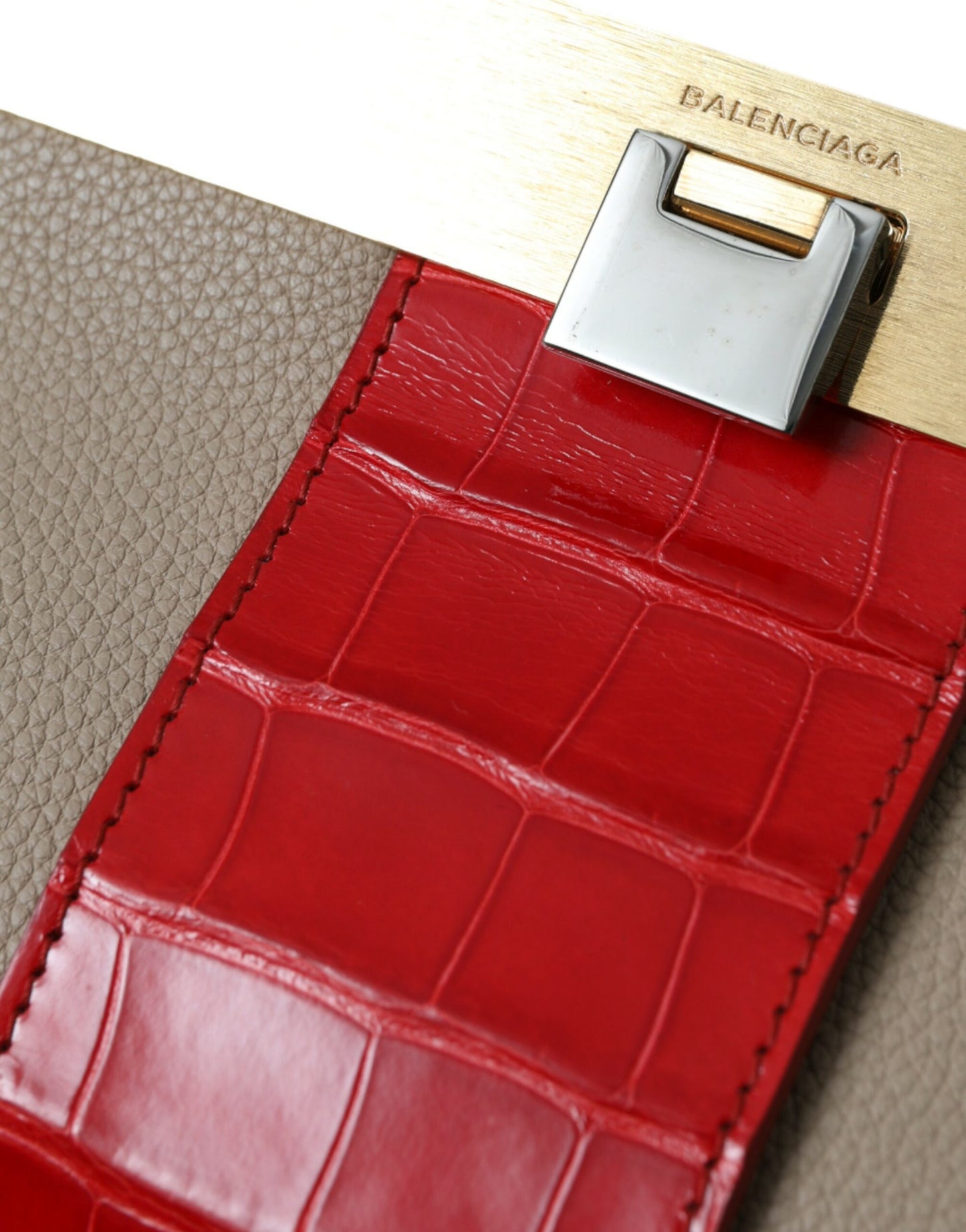 Clutch de piel exótica en dos tonos