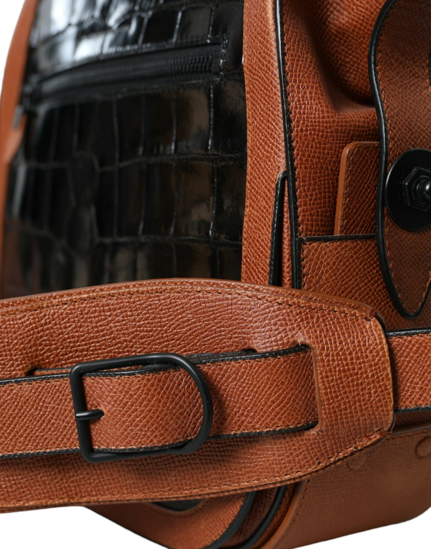 Elegante bolso bandolera de piel de cocodrilo