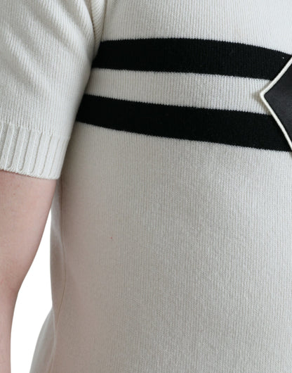 Camiseta Henley blanca con cuello y logotipo de DG