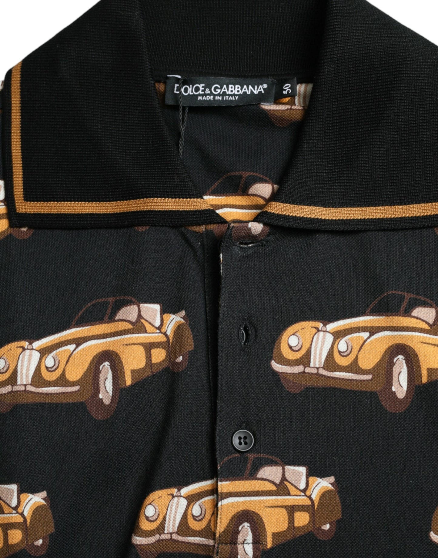 Polo de manga corta con estampado de coche negro