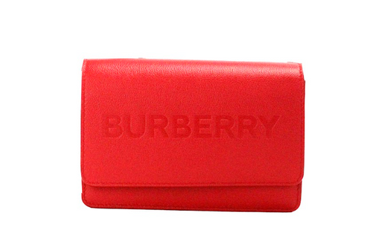 Bolso bandolera Hampshire pequeño de piel lisa con logotipo en relieve rojo