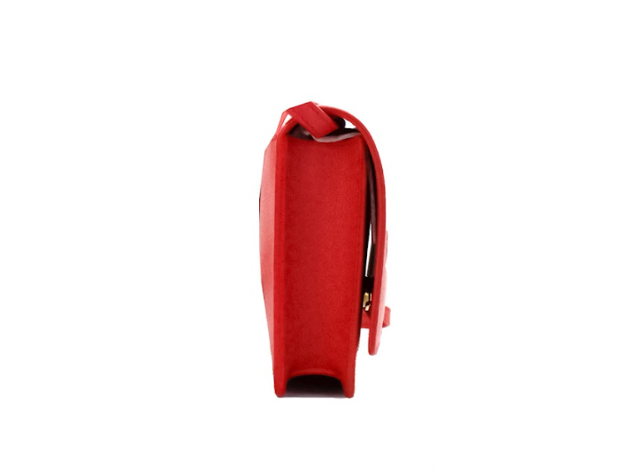 Bolso bandolera Hampshire pequeño de piel lisa con logotipo en relieve rojo