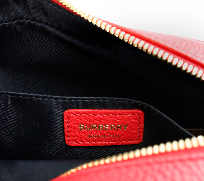 Bolso bandolera pequeño para cámara de piel granulada en color rojo brillante de marca