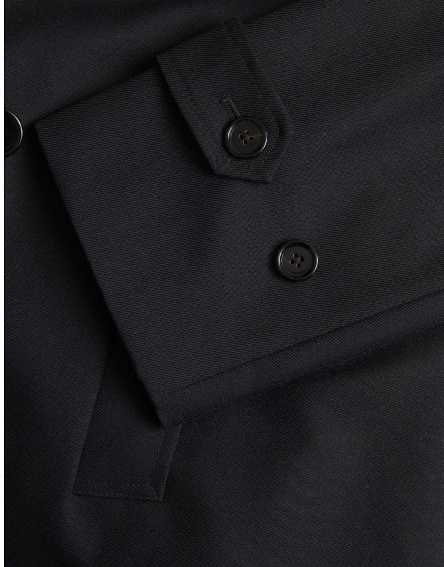 Chaqueta gabardina negra cruzada