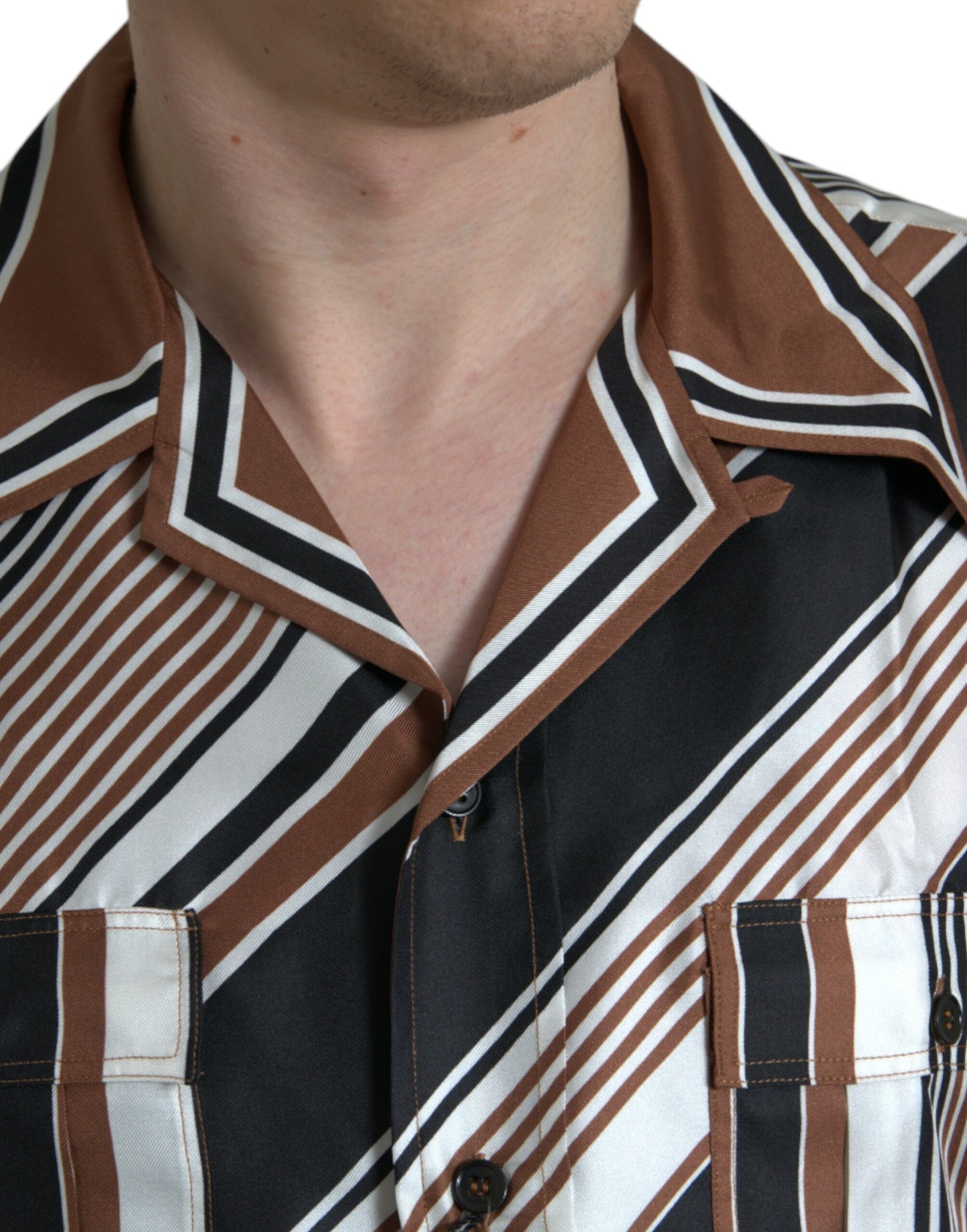 Camisa de manga corta a rayas de seda marrón y blanca