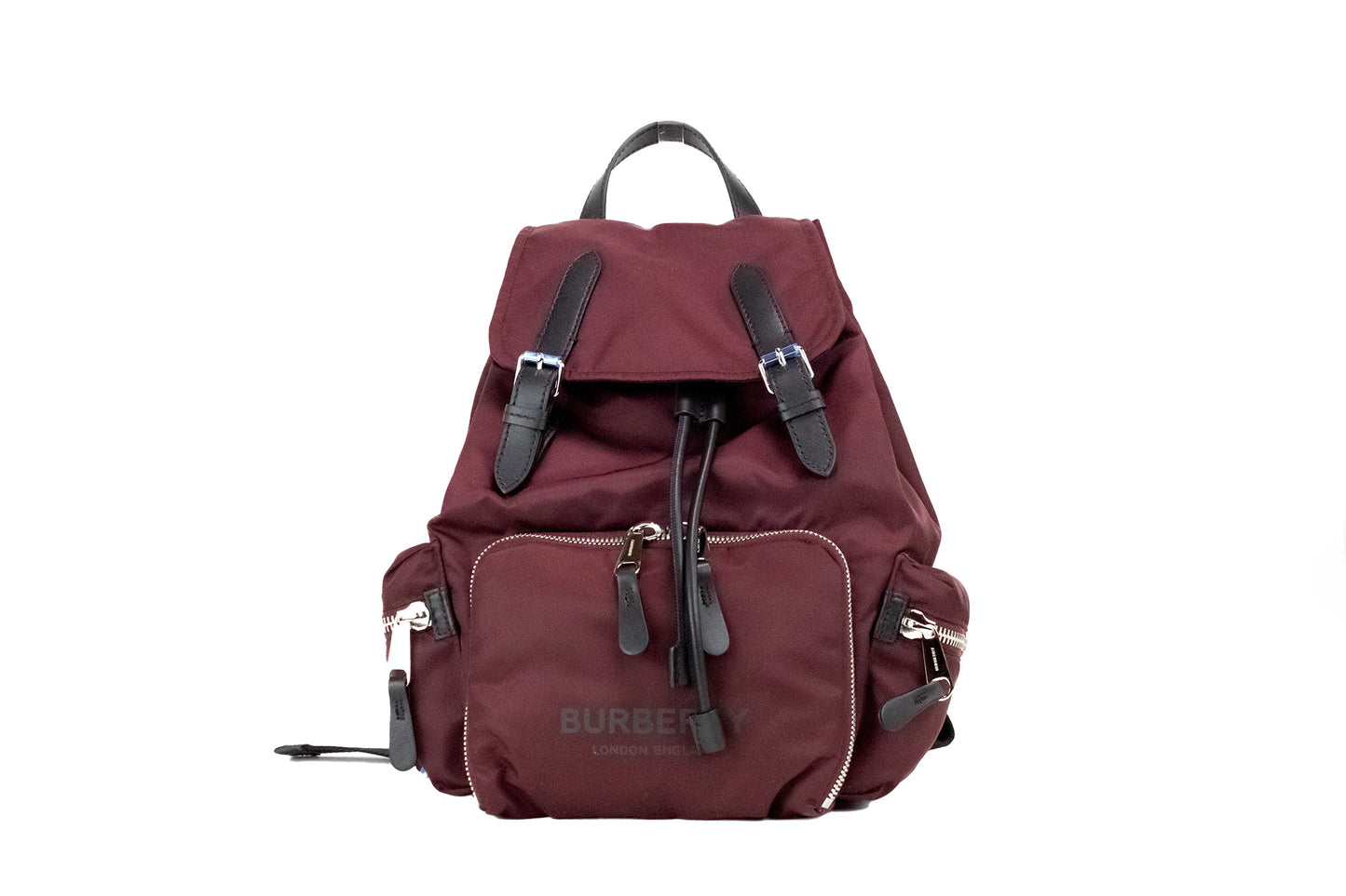 Mochila de nailon Econyl color burdeos mediano con cordón ajustable