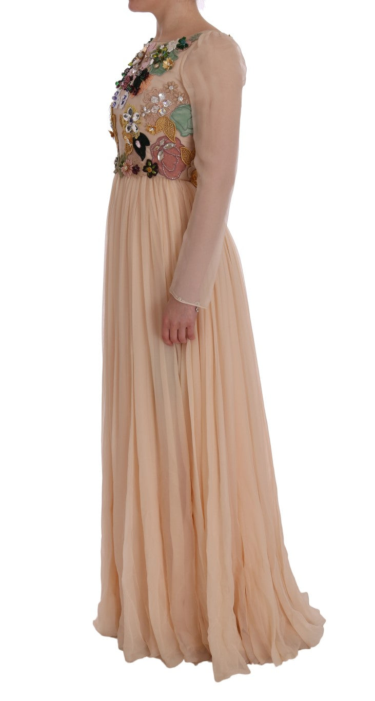 Elegante vestido largo de seda con bordado floral