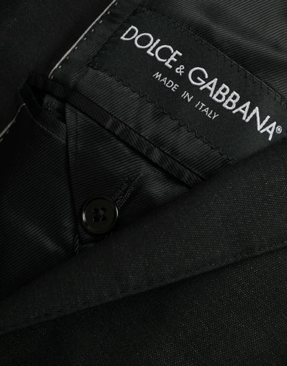Blazer de lana negra con muesca y botonadura sencilla