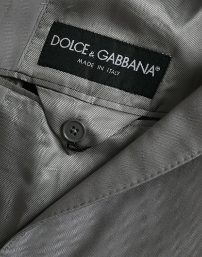 Blazer de lana gris con botonadura sencilla