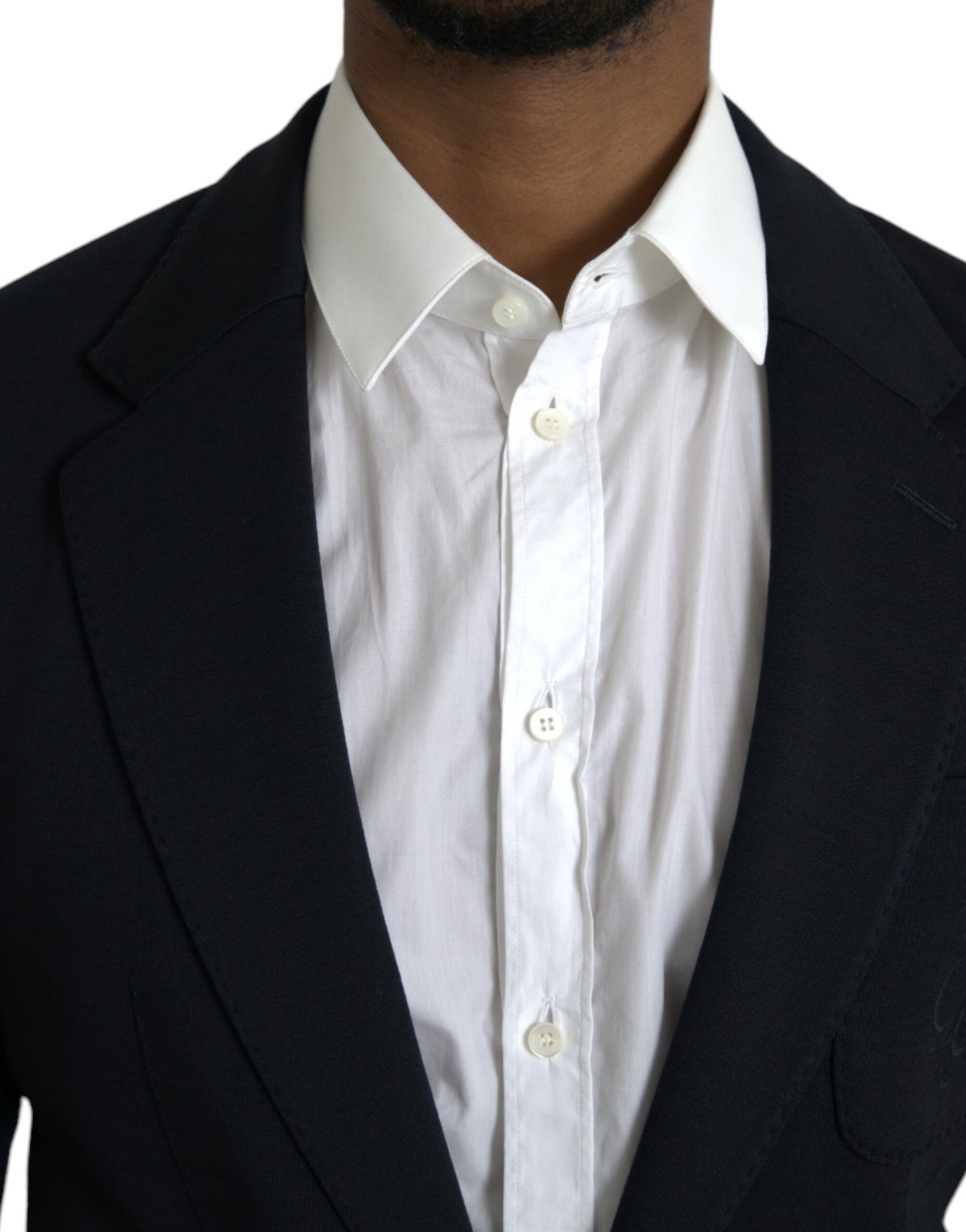 Blazer de lana negra con muesca y botonadura sencilla