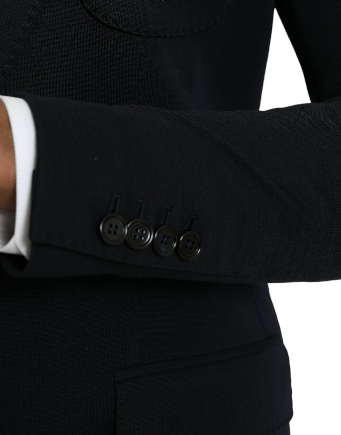 Blazer de lana negra con muesca y botonadura sencilla