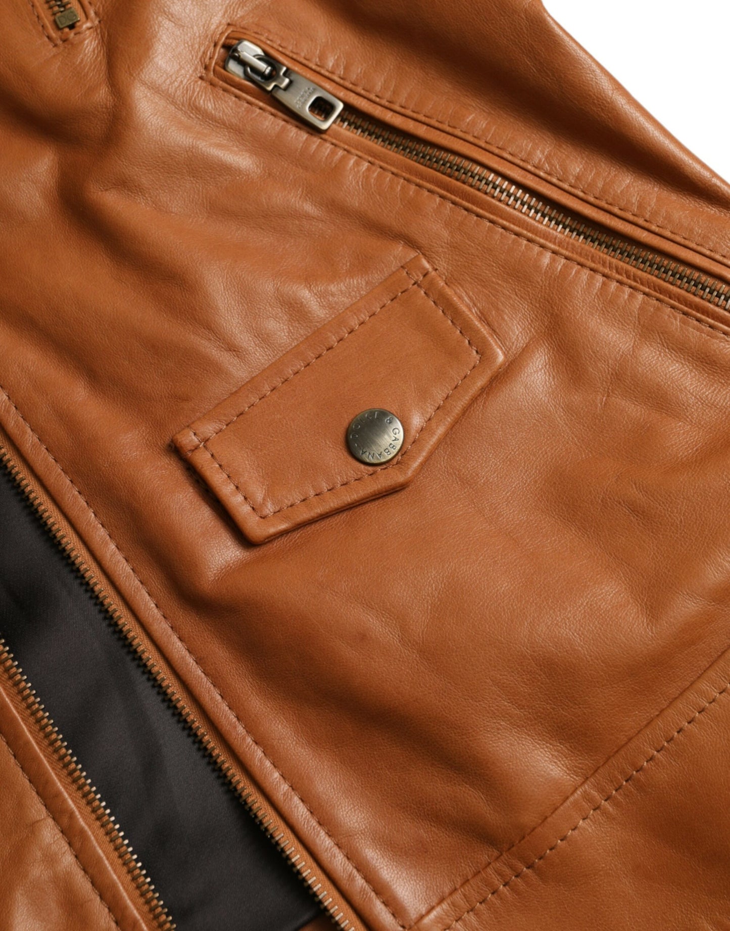 Chaqueta tipo blusón de piel de cordero marrón con cremallera completa