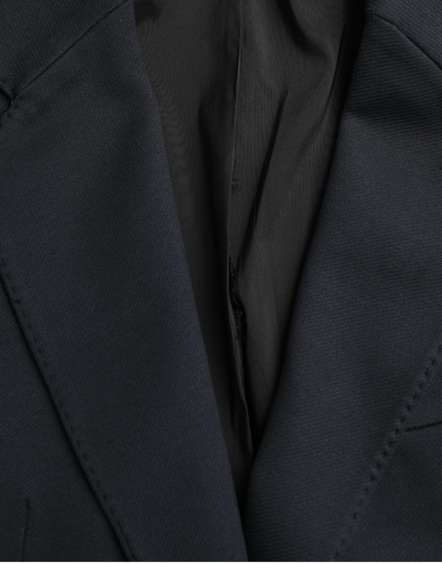Blazer de algodón azul oscuro con botonadura sencilla