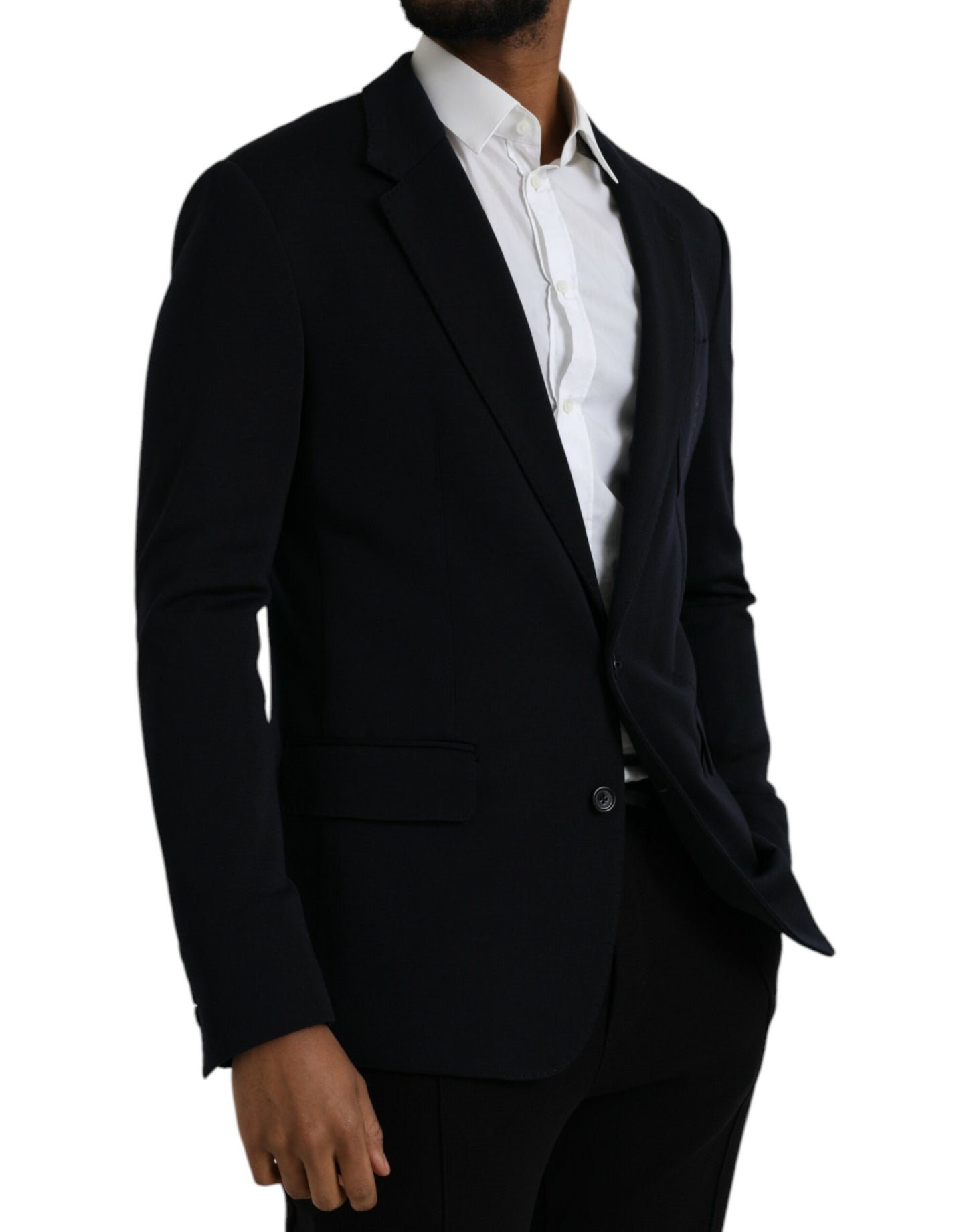 Blazer de lana negra con botonadura sencilla