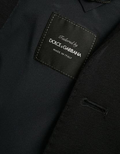Blazer de lana negra con botonadura sencilla